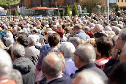 Liczba emerytów rekordowa, a emerytury coraz niższe od wynagrodzeń. Największe wypłaca jedno z ministerstw