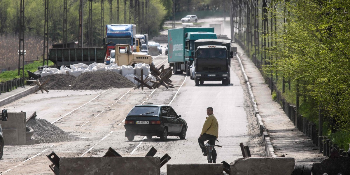 Wojna w Ukrainie, Rosyjskie święto 9 maja - na Zaporożu godzina policyjna