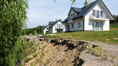 Życie na krawędzi. Jak bajkowa okolica zamieniła się w udrękę dla mieszkańców 