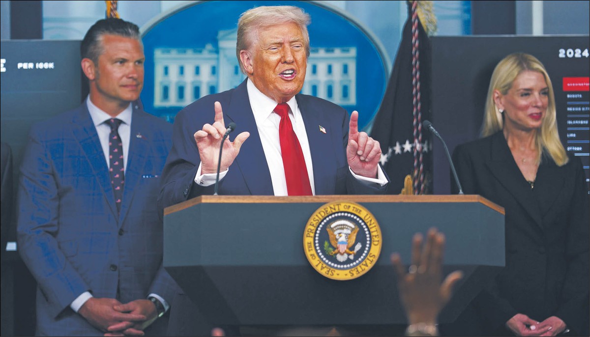 Prezydent USA Donald Trump w czasie spotkania z dziennikarzami