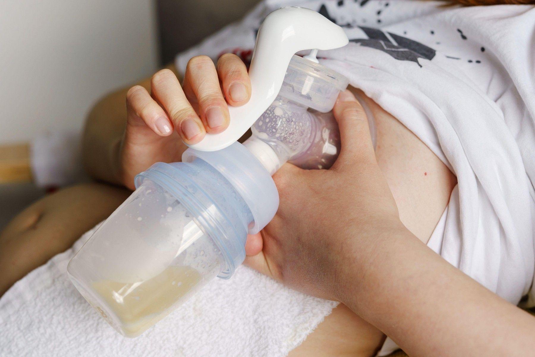 Dojčenie a odsávanie: Aká je kvalita odsávaného mlieka? | Najmama.sk