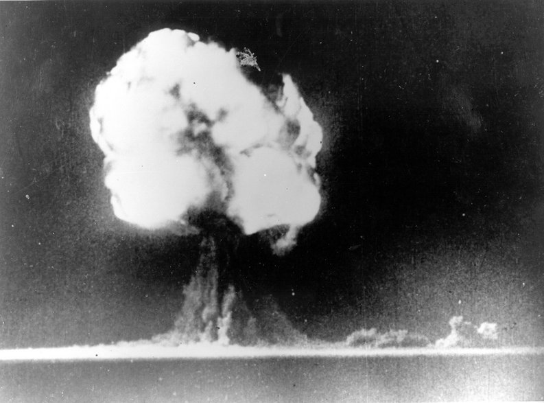 Eksplozja bomby atomowej, Nowy Meksyk, rok 1945