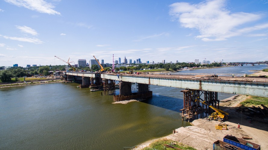 Postępy prac remontowych na moście Łazienkowskim w Warszawie, 16 bm. <br>(zuz) PAP/Leszek Szymański