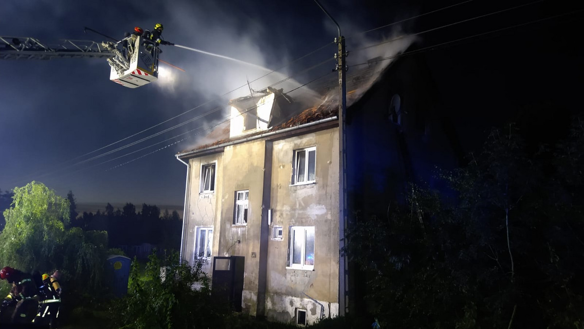 Pożar domu w Jegłowniku. Dramatyczne sceny