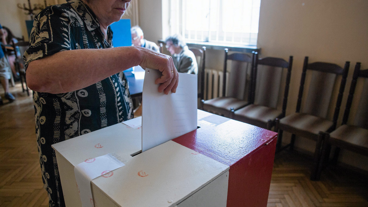 Krakowskie referendum wywołało sporo emocji, zarówno po stronie polityków i urzędników, jak i mieszkańców. Większość uważa, że jest ono sukcesem obywatelskiego społeczeństwa. Teraz niewykluczone, że krakowianie będą częściej decydować o sprawach dla nich ważnych. Kolejne referendum miałoby się odbyć już na jesieni przy okazji wyborów samorządowych.