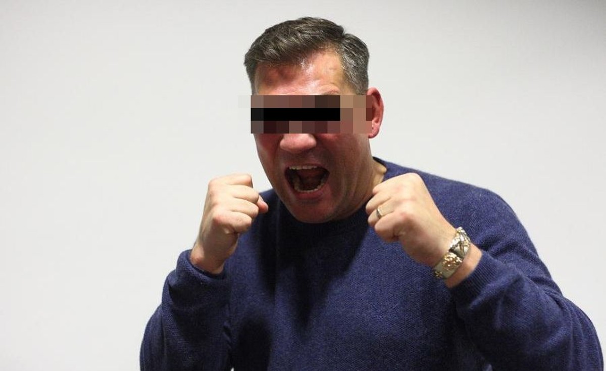 Dariusz M. z zarzutami znieważenia i naruszenia nietykalności żony