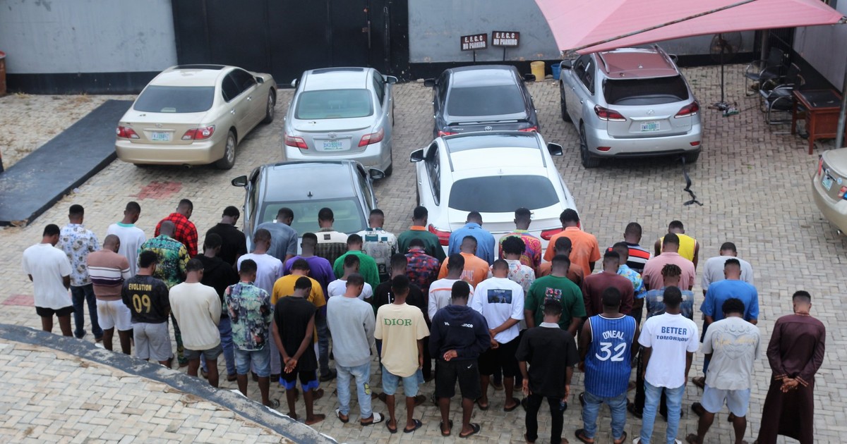 EFCC arrests FMC staff, 50 others for alleged internet fraud in Ogun, Oyo - Vimarsana News