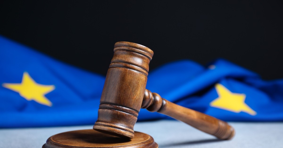 TSUE: państwo członkowskie uznaje małżeństwo jednopłciowe zawarte legalnie w innym kraju UE, choćby jeżeli prawo tego państwa nie uznaje tego typu związków