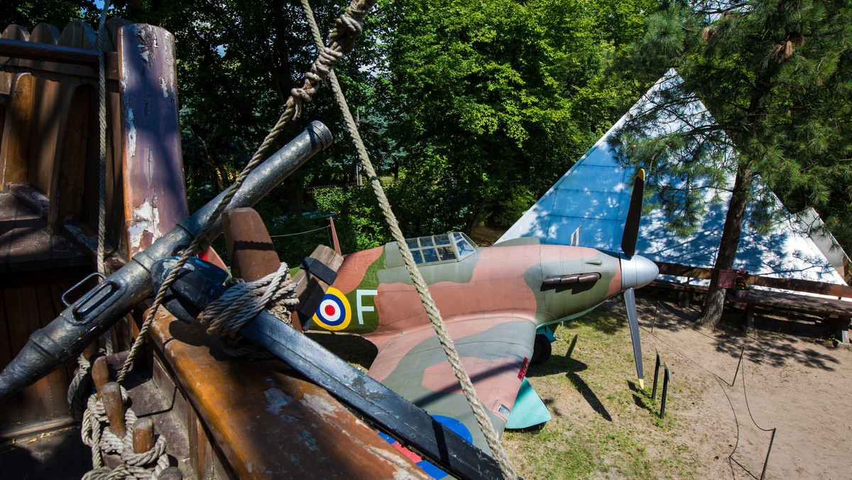 Makieta lotniska w Northolt pod Londynem, a także modele samolotów, oryginalne fotografie i mundury znalazły się na wystawie poświęconej lotnikom Dywizjonu 303. Ekspozycję otwarto we wtorek w Muzeum Arkadego Fiedlera w podpoznańskim Puszczykowie.