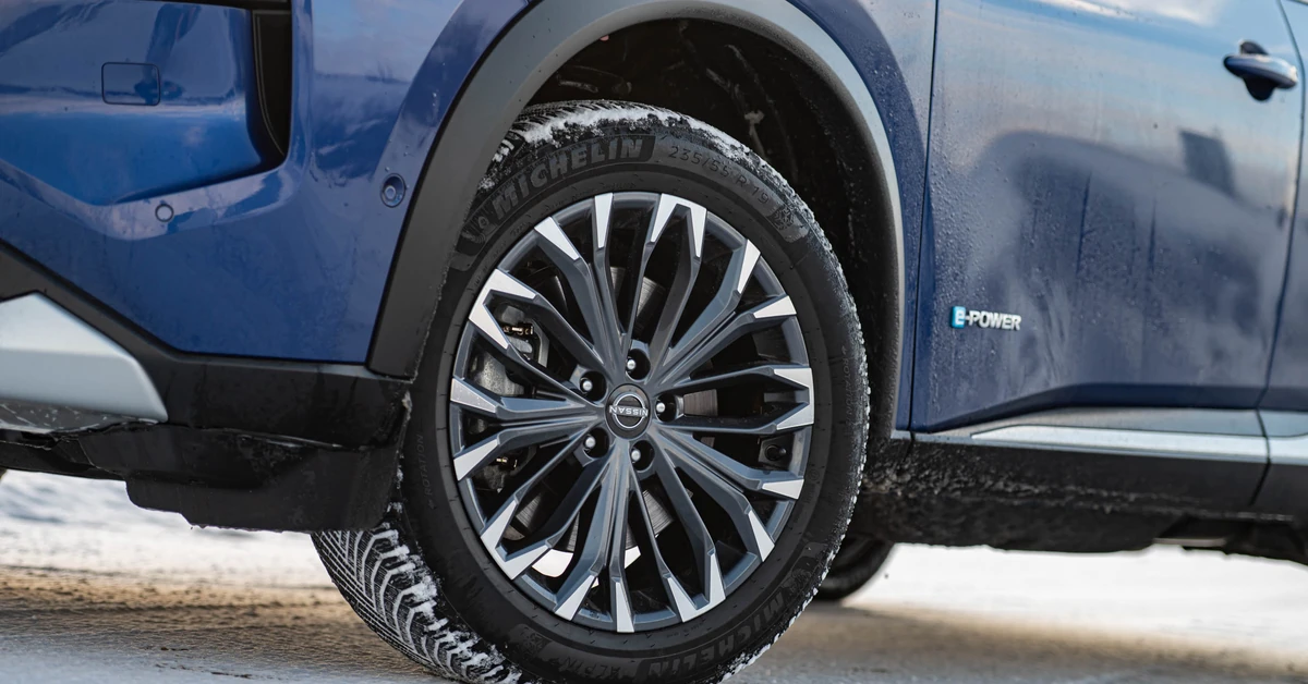 Nowy Nissan jest szybki i wygodny. Cena 21 000 zł w dół