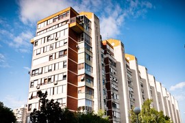 Iznajmila stan, a sad NE MOŽE DA IZBACI PODSTANARE koji joj NE PLAĆAJU godinu dana: Kad je istekao prvi ugovor žena napravila KOBNU GREŠKU - "Prete mi, SAMO PLAČEM"