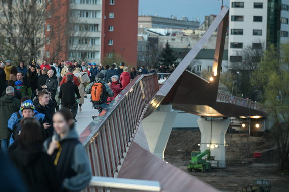 Nowy most pieszo-rowerowy przez Wisłę w Warszawie