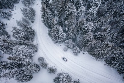 Ezért élte túl a férfi azt, hogy 60 napra a behavazott autójában rekedt a -30 C-fokban