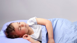 Mokre noce - problem dziecka i rodziców. Fakty i mity na temat moczenia nocnego dzieci