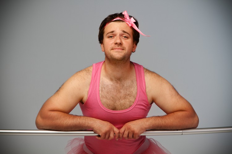 7. Jeśli przyjmujesz krytykę, zwróć uwagę na to, kto to robi i jak to robi. Jeśli uwagi są merytoryczne i pochodzą od eksperta, warto wziąć je pod uwagę. Jeśli jednak uwagi mają charakter pozamerytoryczny, warto w tej sytuacji przemyśleć i być może wyjaśnić charakter uwag.