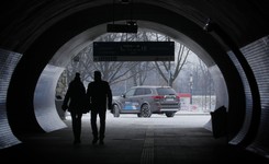 6 zł za 'tankowanie pod korek' i 8 lat gwarancji? Nowy SUV już w Polsce. Znamy ceny