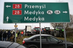 Rolnicy dołączyli do blokady przewoźników na granicy z Ukrainą. W kolejce zmarł ukraiński kierowca