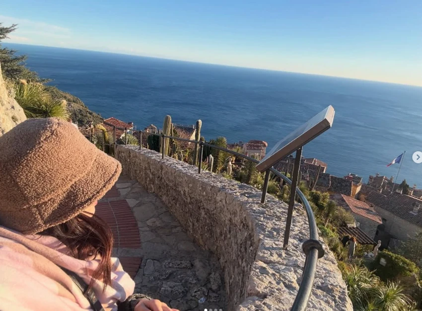 Sloboda Mićalović otišla na Azurnu obalu