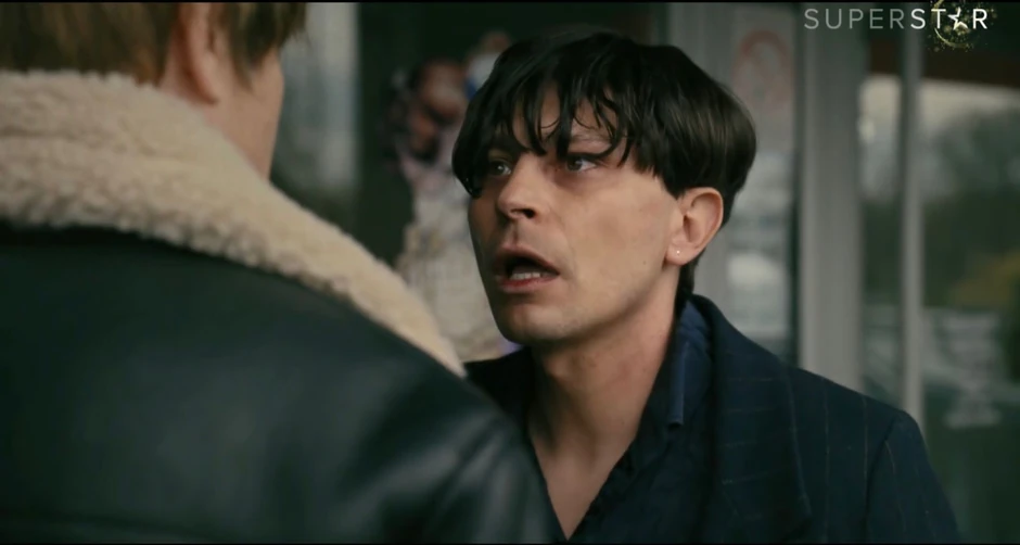 Serija Pevačica, poljubac