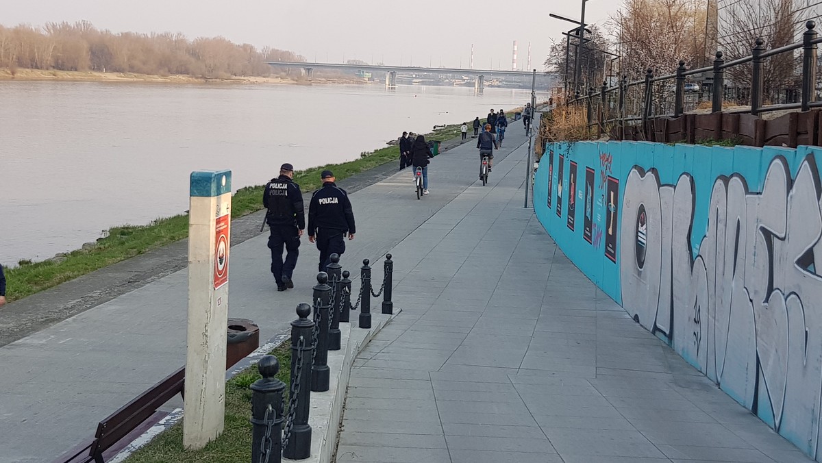 Warszawa: Można już pić alkohol nad Wisłą. "Zakaz dotyczył tylko stanu epidemii"