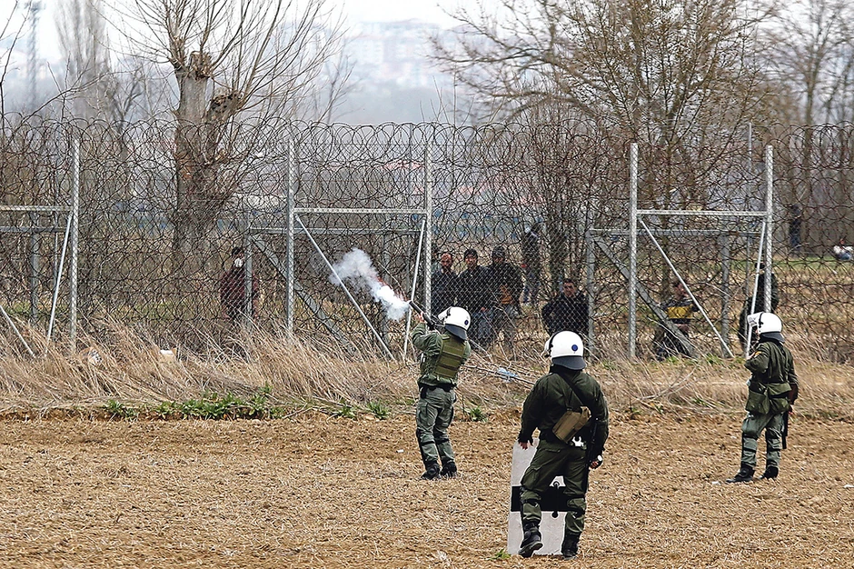 Ne znam šta da mislim. Koliko čujem, reč je o Avganistancima i Pakistancima. Nema Sirijaca. A oni nisu baš omiljeni kod građana - priča nam radnica na benzinskoj pumpi