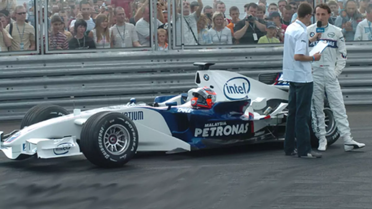 Kubica w Warszawie - BMW Sauber F1 Team Pit Lane Park