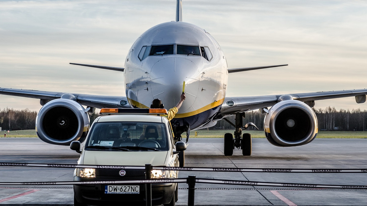Tylko od kwietnia do października Ryanair na trasie Wrocław – Warszawa-Modlin obsłużył prawie 60 tys. pasażerów. Podróżni wybierają się do obu miast głównie w celach biznesowych, choć coraz częściej także w celach turystycznych.