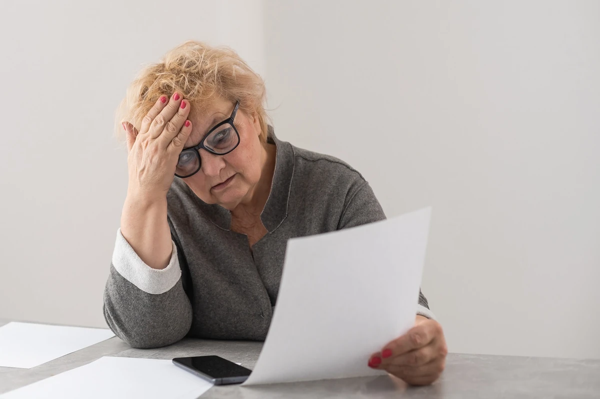 Seniorze, nie zapłacisz do 25 marca? Nie znasz 26-cyfrowego numeru rachunku? Za karę zmniejszą ci emeryturę