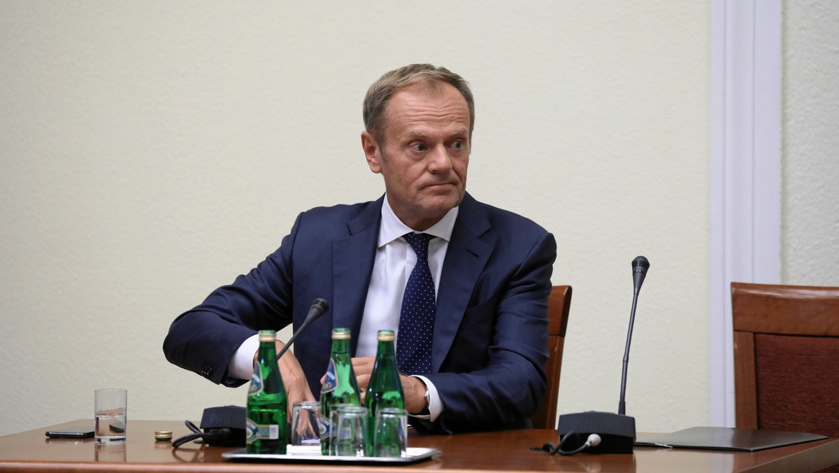 Donald Tusk zadeklarował już, że nie wystartuje  w wyborach prezydenckich. Tymczasem uzyskał najwięcej wskazań jako wspólny kandydat opozycji - wynika z sondażu SW Research dla "Rzeczpospolitej".