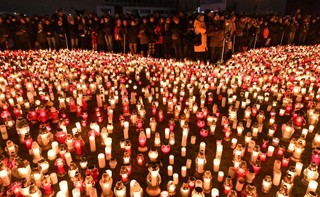 Po szoku nadchodzi czas żałoby. Szczegóły pogrzebu Adamowicza