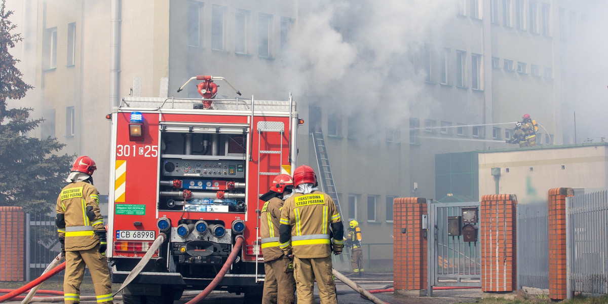 Ogromny pożar wybuchł w Bydgoszczy, na terenie zakładu produkcyjnego.