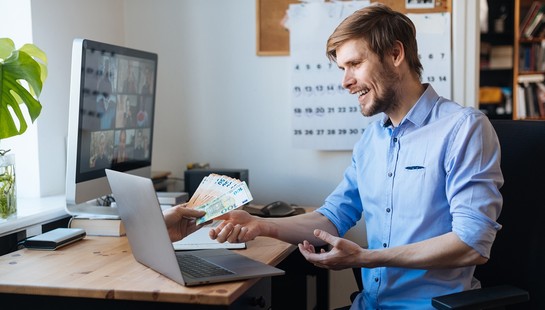 Jak sprawdzić status zwrotu podatku z PIT. Instrukcja krok po kroku [PORADNIK]