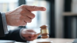 były asesor komorniczy zatrzymany na karaibach. okradał wierzycieli. s