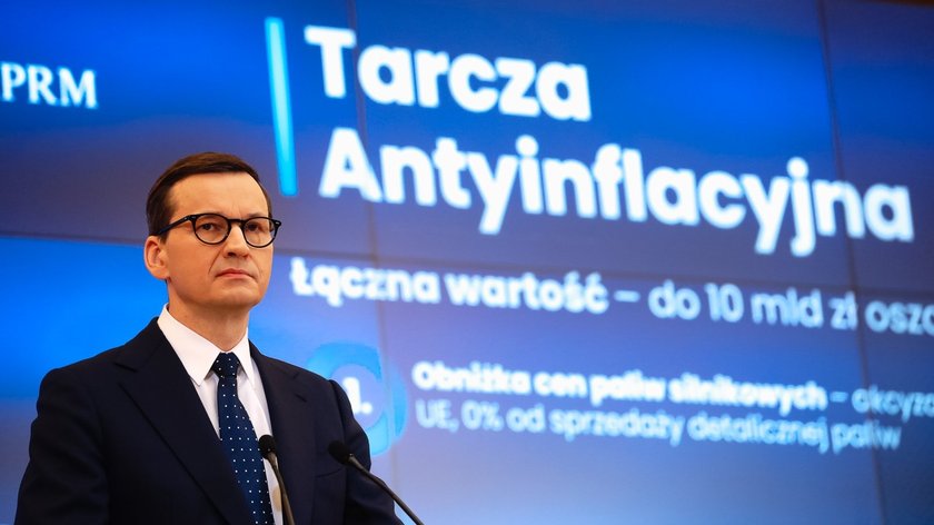 Premier Morawiecki ogłaszając program Tarczy Antyinflacyjnej