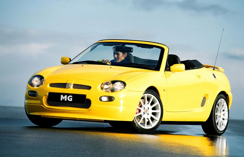 W skład przejętego koncernu Rovera wchodziło również MG. W 1995 r. debiutowało MG F, skonstruowane jeszcze przed transakcją z niemiecką firmą.
