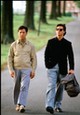 1988: Dustin Hoffman és Tom Cruise főszereplésével készült ez a mesteri produkció, melynek üzenete egészen csontig hatol. A film egy testvérpárról szól: az egyikük gazdag és sikeres, a másikuk autista és egy intézetben él. Az aranyéletet élő fiatalabb testvérnek viszont még több pénzre fáj a foga, ezért mindent megtesz azért, hogy elorozza az örökséget bátyjától. 