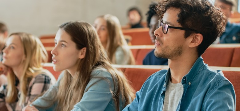 Przyszli medycy i artyści rezygnują najrzadziej... Zbadano, kto i dlaczego rzuca w Polsce studia