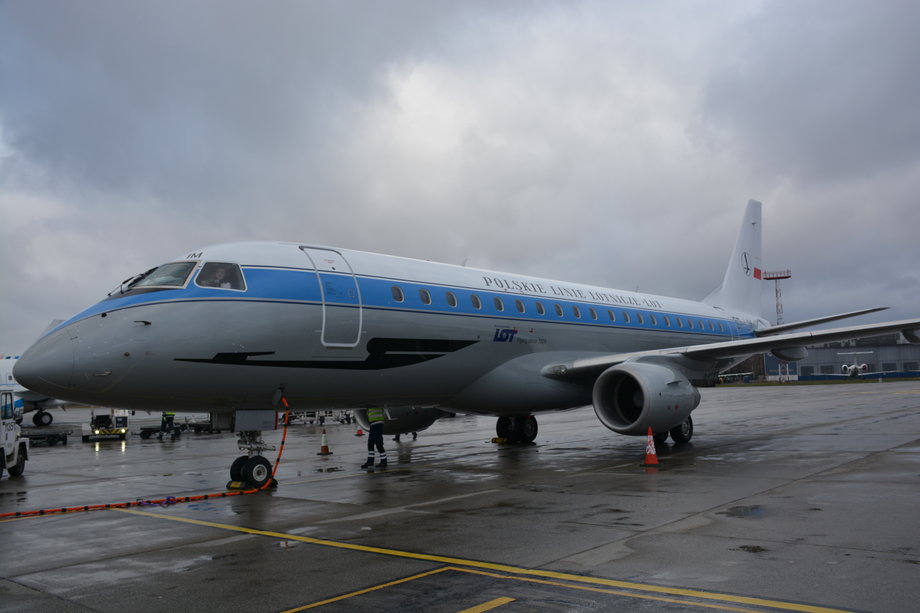 Embraer E175 o rejestracji SP-LIM to drugi samolot PLL LOT pomalowany w barwy retro
