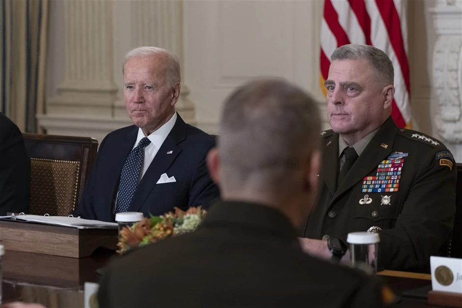 Džo Bajden i general Mark Mili na sastanku u Vašingtonu 26. oktobra