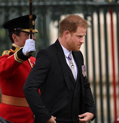 Książę Harry na koronacji króla Karola III (fot. PAP/EPA)