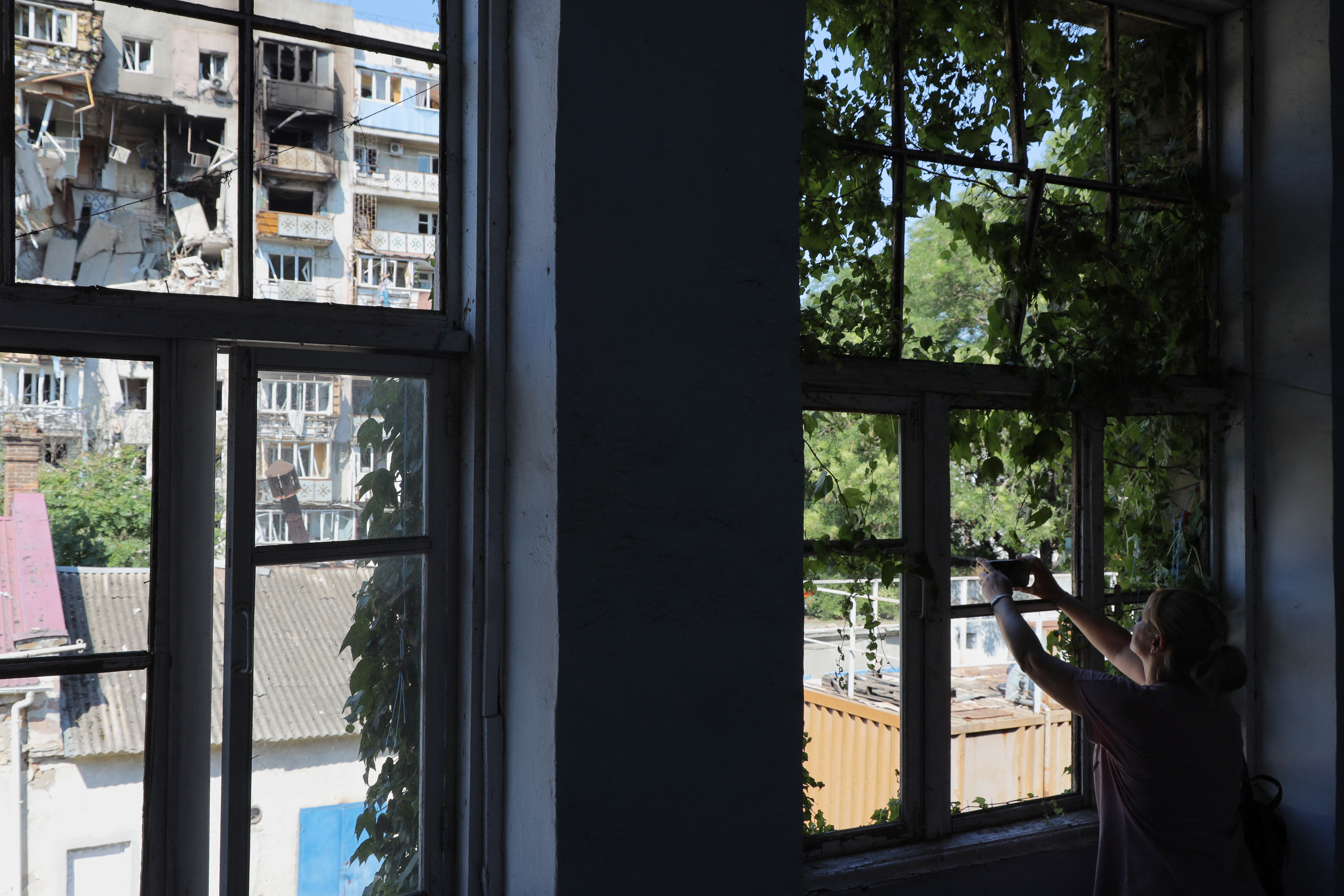 Zelenski denuncia bombardeo ruso tras alto el fuego