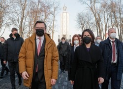 Baerbock odwiedziła linię frontu na wschodzie Ukrainy: To "wojna w środku Europy"