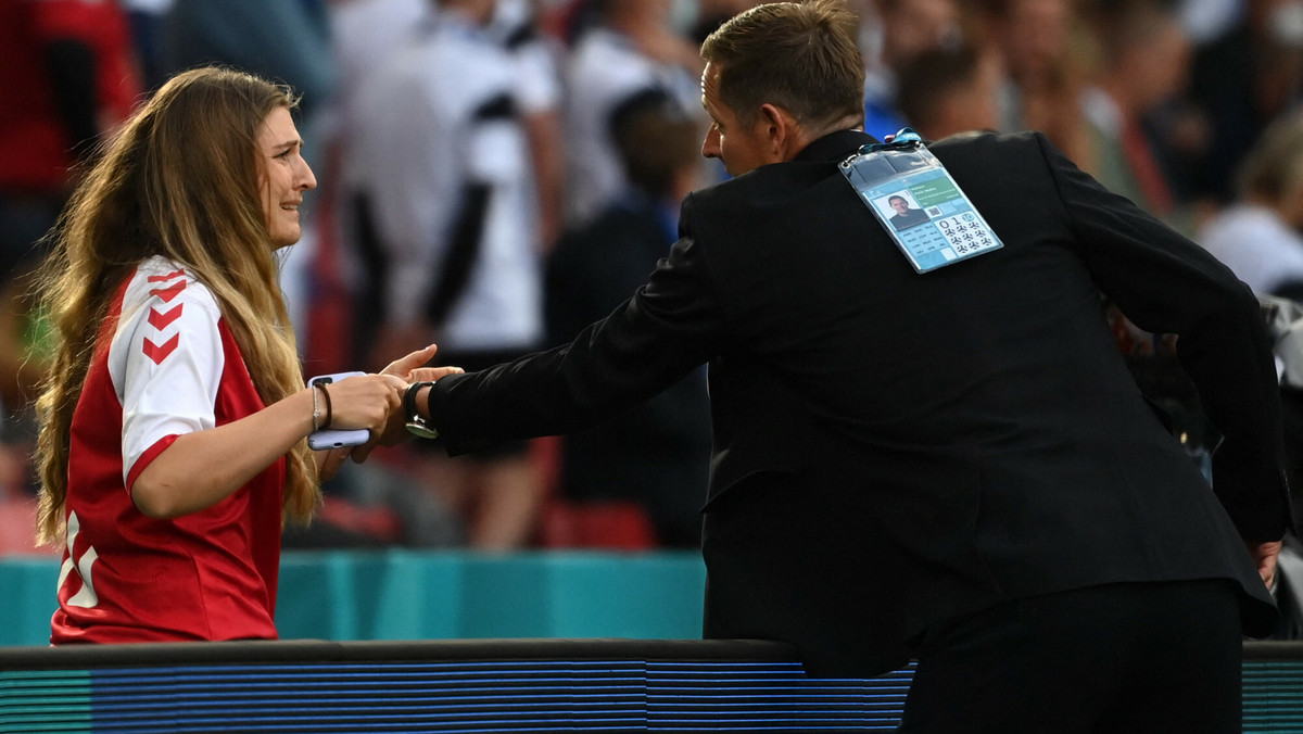 Euro 2020. Christian Eriksen zasłabł podczas meczu. Rozpacz partnerki [ZDJĘCIA]