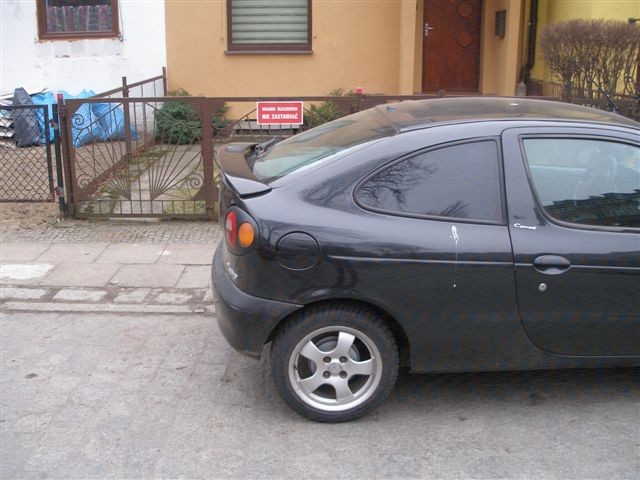 Szczecin. Zablokowanie bramy wjazdowej (widoczna tablica)