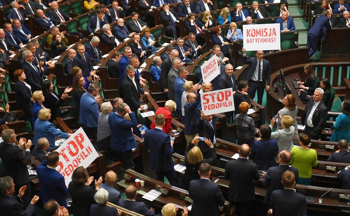 Trzeba jasno powiedzieć, że nowych, surowszych kar za pedofilię w żaden sposób nie będzie można zastosować do przedstawionych w filmie sprawców. I to nie dlatego, że niektórzy nie żyją, a z powodu jednej z fundamentalnych zasad prawa karnego, która mówi, że nie działa ono wstecz