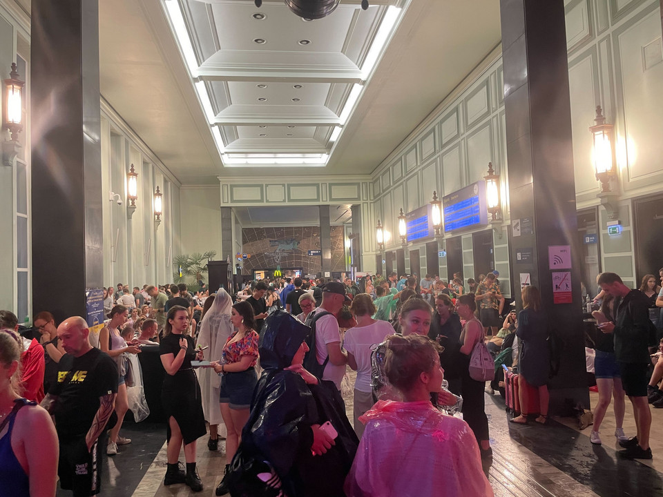Open'er Festival 2022 po ewakuacji, dworzec Gdynia Główna 