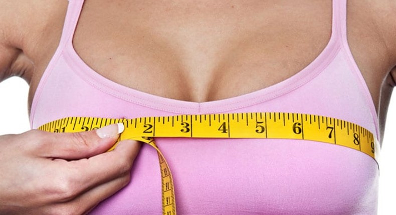 How to reduce breast size: 5 natural remedies