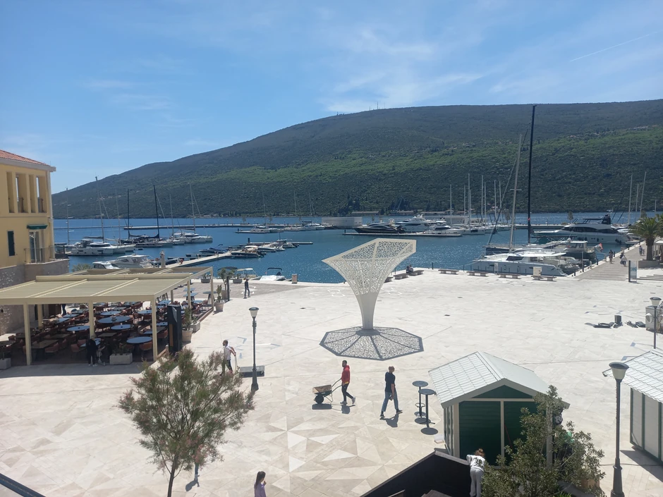 Pogled sa balkona iz apartmana