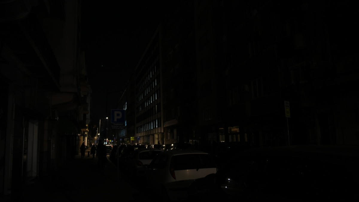 DELOVI RAKOVICE I ČUKARICE OSTALI BEZ STRUJE Ekipe Elektrodistribucije na terenu