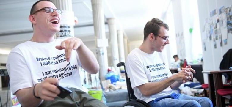 Jakub Hartwich nie może znaleźć pracy? Fundacja z Widokiem: Jest u nas zatrudniony, obecnie przebywa na urlopie